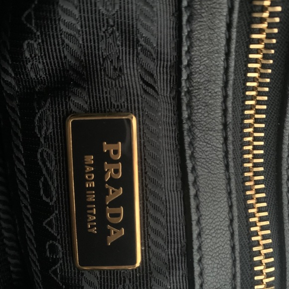 Prada bag - Picture 6 of 12